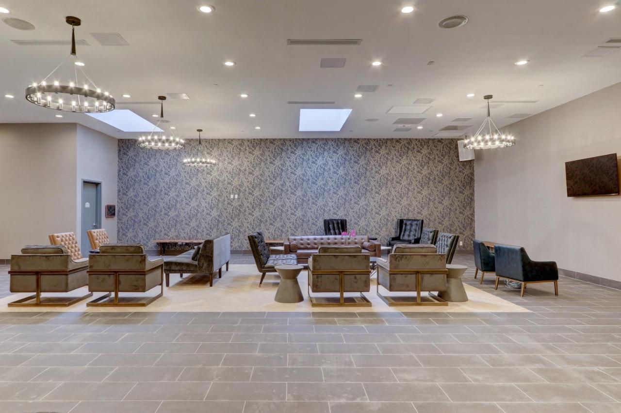 Microtel Inn By Wyndham Long Island City New York Bagian luar foto